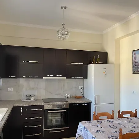 Gjirokastra Apartment Appartamento *